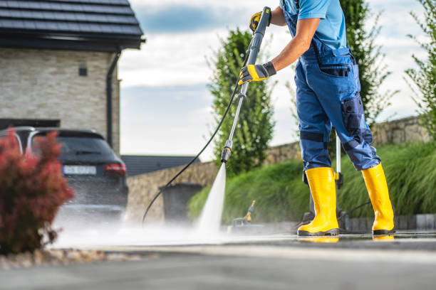 Why Choose Our Certified Pressure Washing Experts for Your Project Needs in Menlo Park, CA?